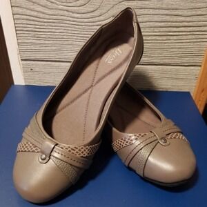 G.H. BASS Marissa Go To Comfort Ballet Flat Size 7M Taupe Gray Leather